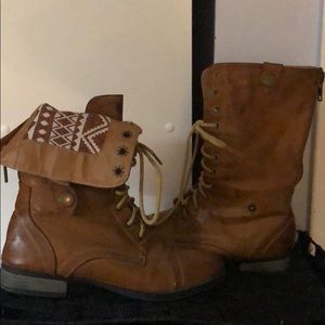 Cute versatile leather booties